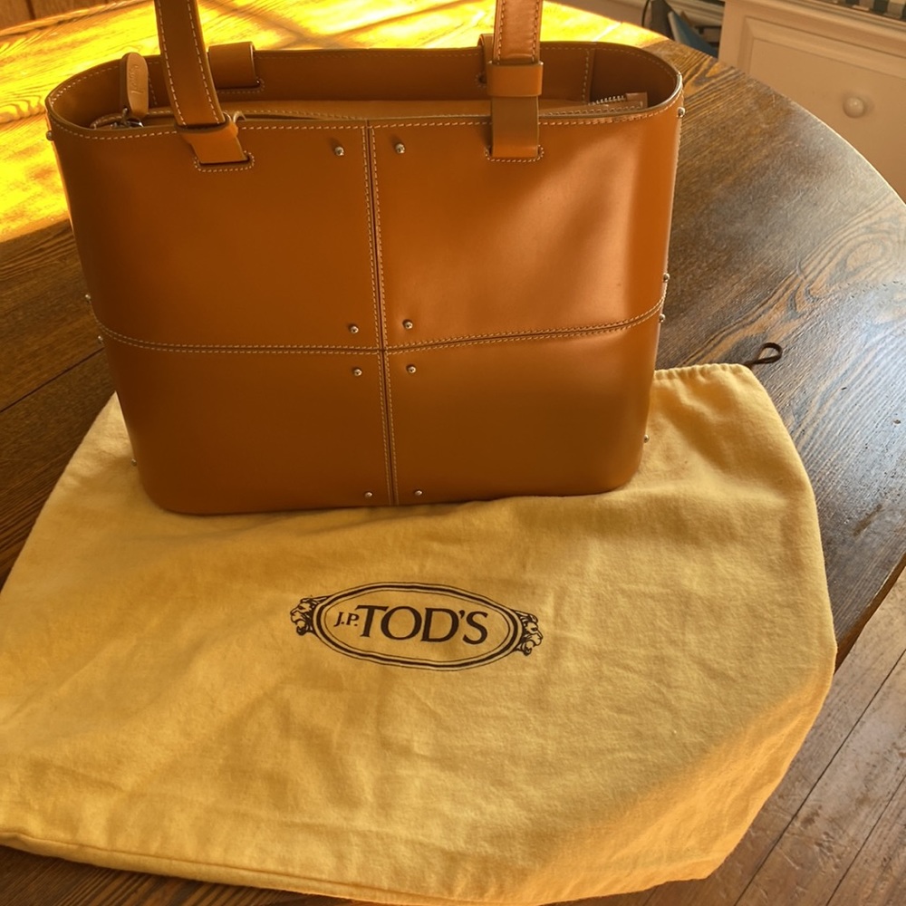 J.P.Tod’s beautiful camel color or light caramel brown bag. Like new. IYKYK - Picture 2 of 4
